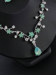 3件套复古梅花首饰套装，包括紫色水晶耳环和项链，适合新娘、伴娘、婚礼招待会、晚宴和晚礼服搭配。 - 淡綠色 - 查看 3
