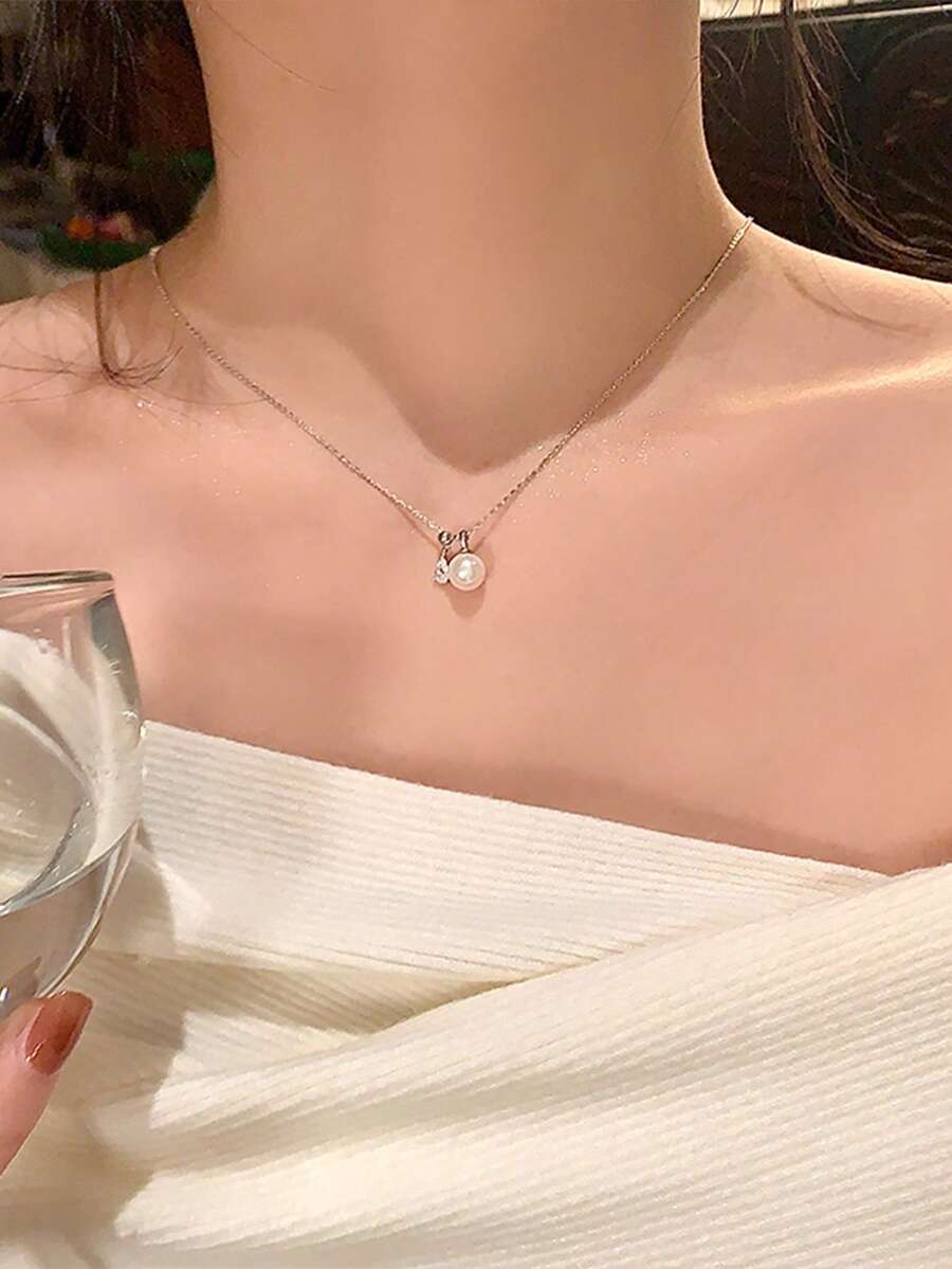 1pc Minimalist Titanium Steel Non-Fading Pearl Snake Bone Necklace - White - View 1