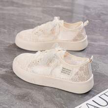 Nouvelles baskets polyvalentes en dentelle respirante, chaussures de sport casual, chaussures de skate, chaussures pour étudiants, chaussures de couleur beige, chaussures d'été pour femmes