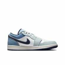 Nike Jordan Air Jordan 1 Low SE，舒适百搭，防滑耐用低帮复古篮球鞋，男款，白色和蓝色 - 白藍 - 查看 3