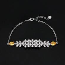 Ensemble de bijoux en zirconium goutte d'eau pour femmes. Comprend un collier, des boucles d'oreilles, un bracelet et une bague. 4 pièces de bijoux de mariée