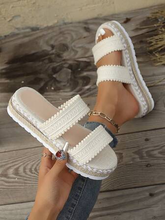 新款厚底坡跟女式时尚凉鞋，舒适休闲鞋