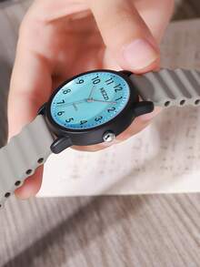 KEZZI Unisex Minimalist Casual Versatile Large Letter Engraved Silicone Strap Watch - Grey - View 2