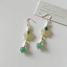 1 par de pendientes de mariposa delicados con cuentas, accesorio versátil con estilo vintage para Qipao o Hanfu, entrega de color aleatorio