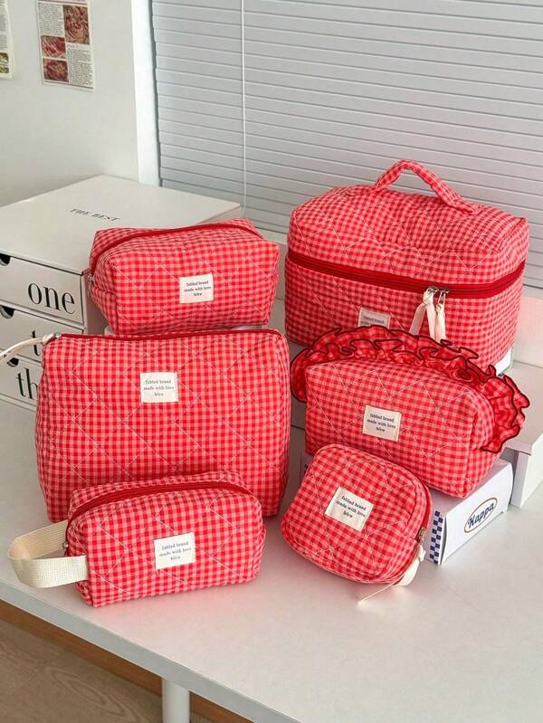 1Pc Red Grating Quilting Large Capacity Cosmetic Bag, Fashionable Portable Makeup Bag, Girls Travel Make Up Bag ,Multi-Functional Storage Bag For Lipstick, Sanitary Napkin, Coins, Keys,Hair Clips ,Scrunchie Etc, Large Capacity Lovely Wash Bag For Travel Organizer Cosmetic Bag For Travel, Mother's Day Gift ,Back To School Gift ,New Year Gifttravel Essentials Vacation Summer Holiday Back To School School Stuff Bag For School Travel Bag For Women Makeup Bag For Travel