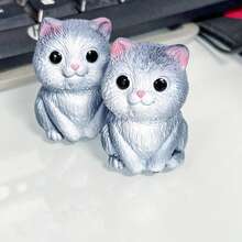 1 pieza, Decoraciones realistas de gatito para patios y jardines. Artesanías de resina de gatito adorable. Adornos decorativos de gatos domésticos para jardines y paisajes. Esculturas de animales únicas y especializadas como artículos para exteriores. Un gato tomando el sol en el césped. Hadas de gatito entre los arbustos de flores. Regalos ideales para inauguración de casa y regalos de cumpleaños para novias.