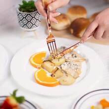 طقم أدوات المائدة القابلة لإعادة الاستخدام باللون الوردي الذهبي، غير قابل للكسر وصديق للغسالة الآلية، مناسب لحفلات الزفاف والعيد والتخرج والحفلات الخارجية في الحدائق وتوريدات المدرسة