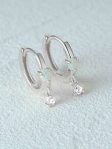 FOREVER QUEEN 1 pièce Boucle d'oreille créole en argent sterling 925 avec lune en opale et étoile, avec pendentif pour femmes et filles. Petite boucle d'oreille créole avec charm pendante pour un usage quotidien.