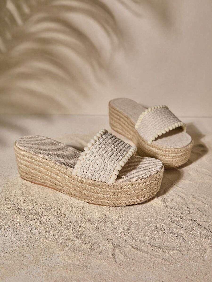 Tropiscape 女士毛球装饰凉鞋，度假夏季坡跟拖鞋，沙滩秋季圣诞节冬季圣诞礼物 - 米色 - 查看 1