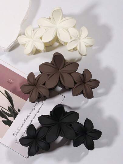 3pcs Matte Flower Shape Clip, Medium Size, Versatile Daisy Hair Clip For Bun, Black/Coffee/White, Beach Accessories, Claw Clip Fall Winter Hair Accessories For Women For Vacation Outfits Woman