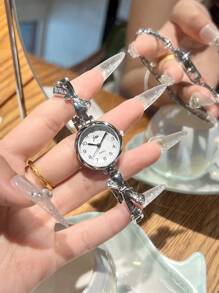 jw 1 Piece Women's Rose Gold Simple Alloy Bracelet , Exquisite Round Dial, Fashionable Black Hands Casual And Exquisite Highly Attractive Ladies Watch Digital Dial, Luxury Quartz Watch Suitable For Daily Decoration, Wear And Party Commuting Travel