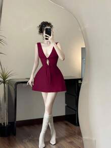 Vestido puro y sexy de mujer elegante de unicolor sin mangas, escote en V ultraccorto con moño