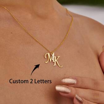 Anpassat dubbelbokstavshalsband, Personliga bokstavssmycken, Handgjort halsband, Present till henne, Skolmaterial, Tillbaka till skolan, Skolpresenter, Kontorsmaterial, Klassrumsmaterial, Lärarpresenter, Högskolematerial, Presenter till kollegor, Studenthemsmaterial, Presenter till lärare, Unisex, Tonåringar och unga vuxna, Mellanstadiet, Gymnasiet, Högskola, Förstaårsstudenter, Andraårsstudenter, Lågstadieelever, Nyårsberlock