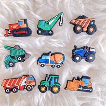 12 piezas Encantos de zapato de la serie de automóviles caprichosos - Encantos de decoración de zapatos para zuecos, jigs, diapositivas de burbujas, sandalias - Camión de bomberos, vehículo de ingeniería, accesorios de PVC de colores para automóviles para hombres y mujeres, alfileres de zapato, encantos de automóviles, regalo perfecto de Navidad, cumpleaños, recuerdos de fiesta, suministros de manualidades DIY - Multicolor - Ver 2