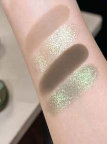 GIRLCULT Paleta de Sombras Girlcult Hallucination 60 Dongchong, História de Cores Inspirada no Inverno, Paleta de Tons Frios, Veludo Matte, Brilho Metálico, Glitter Duocromo, Acabamento Multidimensional, Pigmentos de Alto Impacto, Maquiagem de Festa, Glamour Noturno, Looks Artísticos, 5,2g/0,18oz.