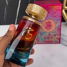 Paris Corner | Khair Confection EDP 9,4 ml (3,4 onzas líquidas) | Perfume con dulce aroma a caramelo para hombre y mujer | Deléitese con la dulce fragancia de pera, crema, jazmín y vainilla. - Rojo - Ver 4