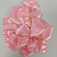 50 pezzi Kit semi-finito di petali di rosa in nastro di raso con bordo dorato, fiori eterni, materiali fai-da-te per bouquet, idea regalo artigianale per matrimoni, vacanze, compleanni, feste, lauree, decorazioni natalizie per la casa e regali di Natale