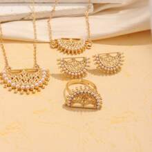 Set de 5 piezas de joyería estilo bohemio de aleación de zinc con perlas en forma de media luna - collar, anillo, aretes y pulsera