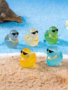 10/20pcs Luminous Mini Resin Ducks,Glow In The Dark Cool Style Mini Duck Figures For DIY Fairy Garden Micro Landscape Aquarium Plants Ornament Decoration Party Birthday Gifts (Random Color)