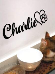 1件定制爪印金属铭牌，可个性化定制，适用于宠物家居装饰、送给狗爸狗妈的生日礼物、宠物纪念礼物、金属狗狗墙饰，室内外皆宜，可用于客厅、花园、露台等场所。 - 黑色 - 查看 4