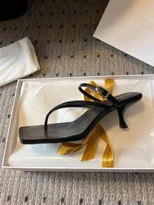 Giày sandal cao gót kiểu Pháp dành cho nữ, sandal da hở mũi gót mỏng mùa hè mới với quai ngang mắt cá chân, dép xỏ ngón gót thấp. - màu đen - Xem 4