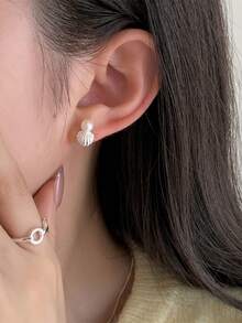 1 对小巧精致、百搭、清新优雅的 925 纯银淡水仿珍珠贝壳耳环，适合女性日常佩戴、海滩度假或玩耍时佩戴 - 銀色 - 查看 3