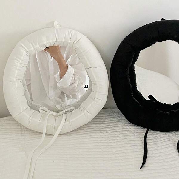 Espelho de algodão de cor sólida preto e branco que pode ser pendurado, macio e fofo, espelho de decoração simples para casa, espelho de maquiagem, espelho de acrílico.