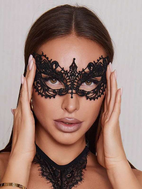 1pc Women's Lace Sexy Vintage Hollow Decorative Mask, Versatile For Ball Party, Halloween