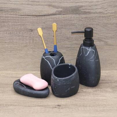 高级浴室配件套装：液体皂液器、皂碟、牙刷架、漱口杯、可重复灌装的洗发水和沐浴露瓶、按压式皂液瓶、多功能乳液瓶、不对称皂碟、牙刷牙膏收纳盒、情侣漱口杯。家用和商用都非常实用。