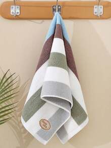 1条加厚奢华浴巾，超柔软、吸水性强、亲肤，适用于浴室、健身房、酒店、海滩度假、日常必备，是送给每个人的完美礼物，也是返校季、美容院、家庭浴室的理想之选。这款浴巾可用于美容院、酒店、运动场所等，是居家必备的毛巾和护肤品。 - 彩色 - 查看 15