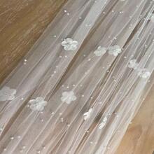 1件香槟色珍珠花瓣装饰婚礼桌布，适用于招待会、新娘送礼会、生日、圣诞节、感恩节、情人节，是新娘甜点展示的理想之选，珍珠薄纱面纱 - 香檳色 - 查看 5