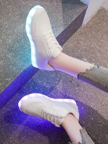 USB Charging LED 16-Color Mode Luminous Casual Sports Shoes For Men And Women, Couples, Students, Street Dance, Glow In The Dark, Adults, Flat Shoes, Solid Color Sneakers