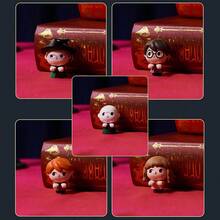 Caja ciega MINISO de la serie Harry Potter con mini figuras sentadas, mundo mágico coleccionable, caja al azar con 2 en su interior, ideal para la colección y exhibición de fans, agregando diversión al escritorio (1 pieza, entrega al azar) - Multicolor - Ver 4