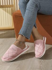 Nouvelles mules  brodées de losanges pour femmes et hommes, pantoufles d'intérieur confortables, chaudes et antidérapantes, convenant pour l'automne/l'hiver