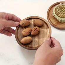 1pc Wooden Tray, Round Wood Fruit Plate, Wooden Dessert Platter, Coffee Cup Holder, Tea Cup Saucer, Multi-Functional Serving Platter, Decorative Fruit Dish, Washable Food Tray, Cake Plate, Household Cheese Plate, Creative Bread Platter, Suitable For Decorating Room And Kitchen, For Steak, Pizza, Sushi Etc.