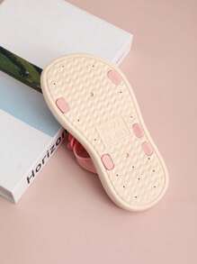 1 Pair Girls 2-8 Years Floral PVC Anti-Slip Water Sandals, Flat Princess Style Beach Slippers