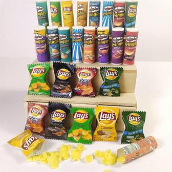 "NUEVO 5 piezas con chips de escala 1/6 Casa de muñecas en miniatura Patatas fritas falsas Mini alimento para Blyth Ob11 Barbies BJD Casa de muñecas juguetes al azar DIY Accesorios de casa de muñecas Supermercado Aperitivos, modelos de miniaturas de alimentos, accesorios de fotos de juguetes, incluyendo patatas fritas"