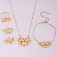 Set de 5 piezas de joyería estilo bohemio de aleación de zinc con perlas en forma de media luna - collar, anillo, aretes y pulsera