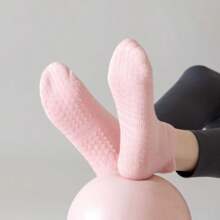 2/3/5 paires Chaussettes de yoga de couleur unie pour femmes, chaussettes antidérapantes avec adhérence pour le Pilates, pour l'exercice, l'hôpital, la salle de gym
