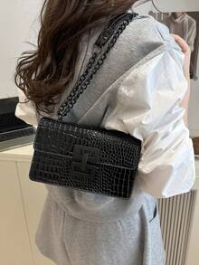 迷你时尚女士复古单肩包，金属链条轻便斜挎包，PU材质，休闲翻盖方包，鳄鱼皮纹包，女孩购物包，适合女性日常通勤，小巧便携 - 黑色 - 查看 3