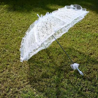 1 pieza Elegante paraguas de boda de encaje blanco, Parasol de novia romántico de encaje, Accesorio perfecto de fotografía para ceremonia de boda, fiesta, despedida de soltera, cumpleaños, cabina fotográfica de boda, suministros de boda, protección solar, mango resistente al viento, adecuado para el hogar, la habitación, la decoración de la boda