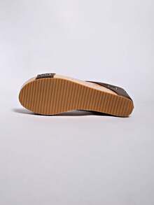 [舒适坡跟凉鞋] 舒适女士米色坡跟凉鞋 - 露趾一脚蹬穆勒鞋，带绑带和铆钉鞋底，红色、黑色或棕色休闲夏季厚底鞋 - 黑色拖鞋 - 查看 3