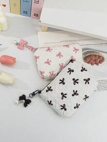 1个可爱荷叶边方形零钱包，带蝴蝶结图案，迷你口红收纳袋，可拆卸蝴蝶结吊坠，便携式拉链化妆包，柔软面料卫生巾收纳袋，时尚手拿包，可收纳钥匙、耳机、硬币、口红、润唇膏、卡片等小物件，适合女生配饰，是大学、邮轮、暑假旅行的必备单品。