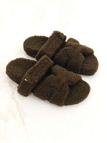 Revreal Cozy Chic: Fuzzy Cross-Strap Sandals Cute - Green - View 1