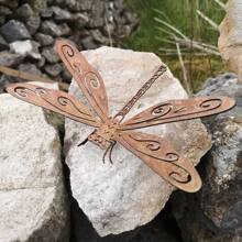 1 Pc Elegant Naturally Rusted Metal Dragonfly Garden Statue, Decorative Art Style With Intricate Swirl Design, Rustic Outdoor Sculpture For Mother's/Father's Day, Durable Ground Mounted Home & Garden Decor, No Battery Required, Manually Shaped