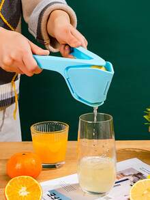 1pc Max Juice Extraction Lemon Lime Squeezer EasytoUse Flat Lemon Squeezer With Leverage Squeezer With Built In Strainer Yellow - Multicolor - View 1