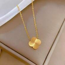 1pc Handmade Spiral Quatrefoil 18K Gold Plated Elegant Lucky Clover Pendant Necklace - Clover Twisting Necklace - View 5