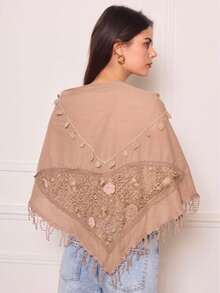 Pañuelo triangular de poliéster con flecos, encaje y 4 diseños de relieve de flores - Marrón Mocha - Ver 2