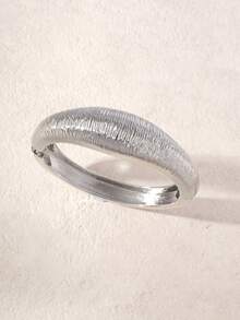 1 Pair Oversized Metallic Smooth And Snake Skin Textured Overlapping Layered Cuff Bracelet Set, Fashionable For Couples, Friends, Daily Wear, And Commute - Platinum Engraving Set - View 4