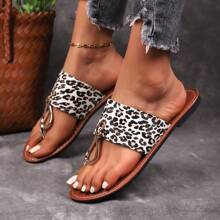 Classic European And American Summer Beach Flat Sandals, Fashionable And Versatile. Wear Them And Become The Hottest Lady In Summer